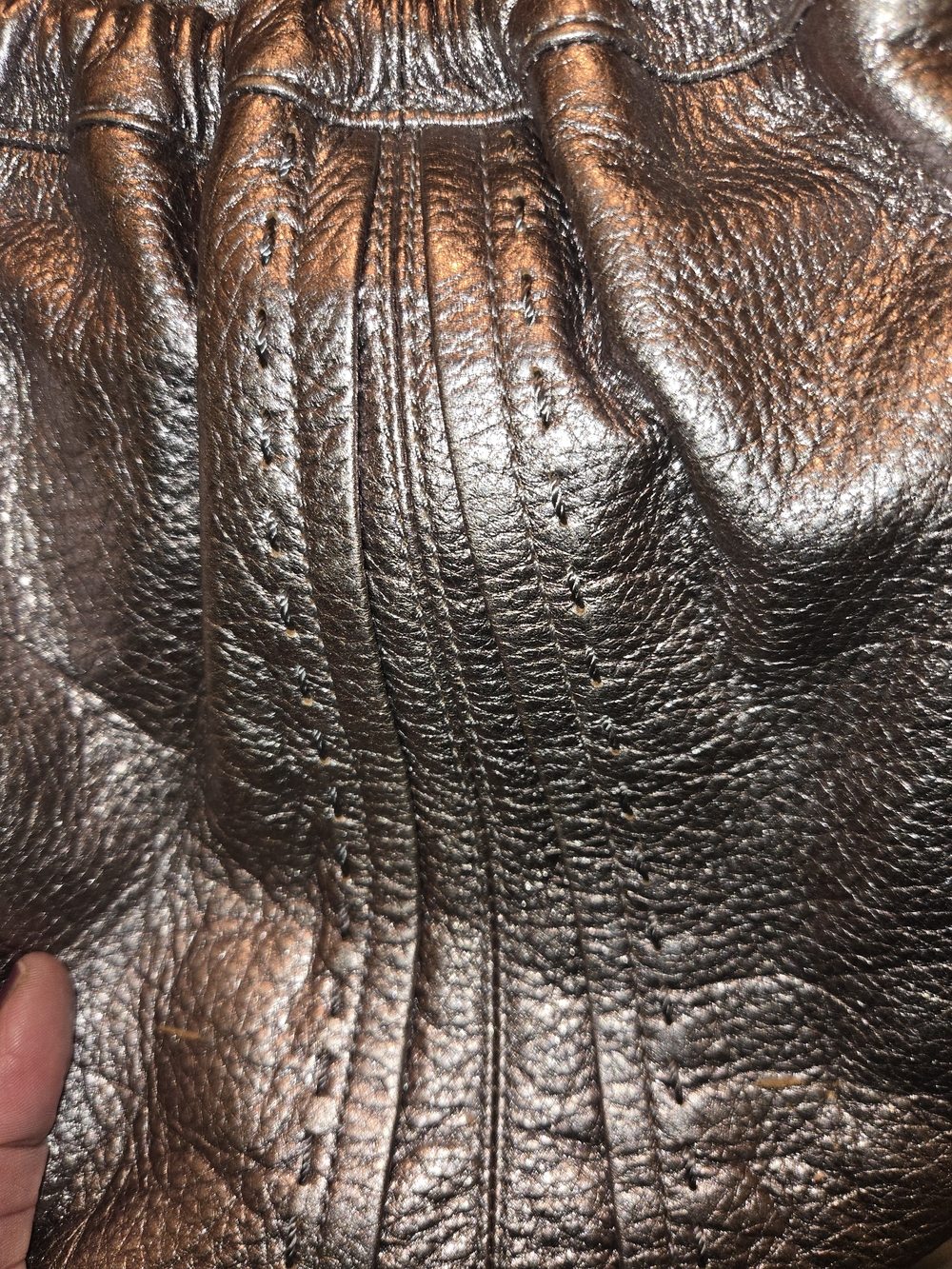 SUPER-soft Standout B. Makowsky Metallic Silver Toned Hobo Shoulder Bag. EUC - Picture 6 of 16